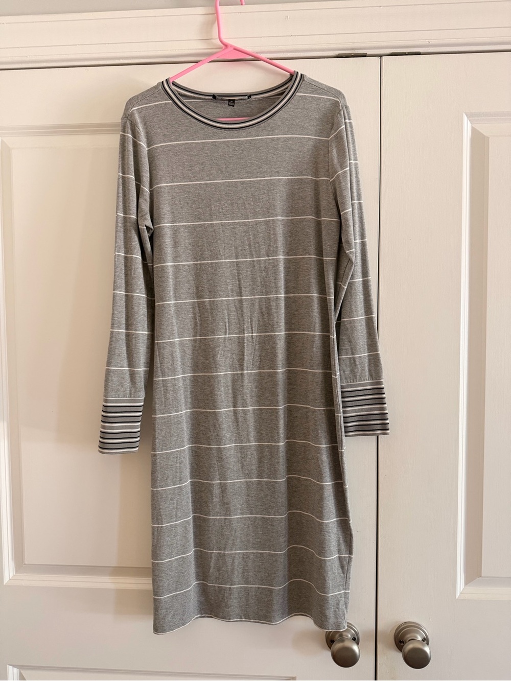 White House | Black Market Gray Striped Long Sleeve Jersey Knit Shift Dress